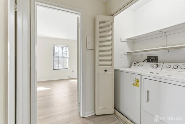 1507 Woodbridge Commons Way, Iselin, NJ 08830