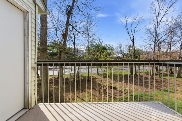 1507 Woodbridge Commons Way, Iselin, NJ 08830