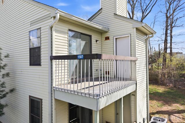 1507 Woodbridge Commons Way, Iselin, NJ 08830