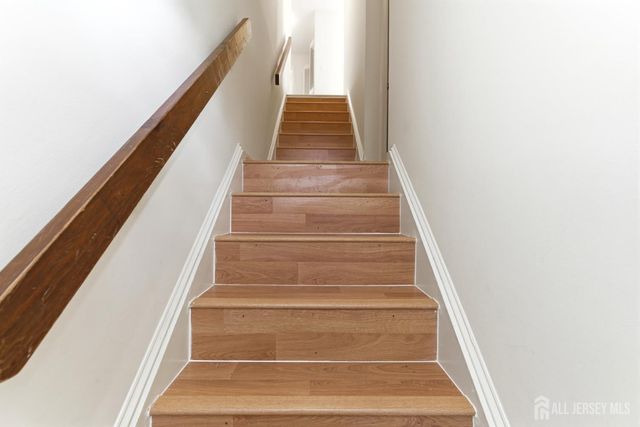 1507 Woodbridge Commons Way, Iselin, NJ 08830