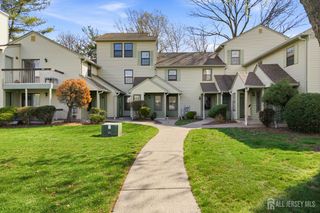 1507 Woodbridge Commons Way, Iselin, NJ 08830