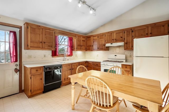 15 Angie Ave, Haverhill, MA 01830