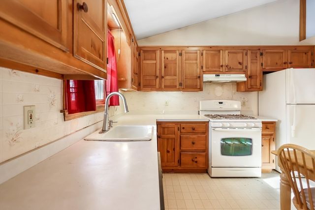 15 Angie Ave, Haverhill, MA 01830