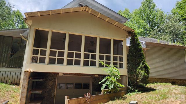 2020 Ada Williams Lane, Lenoir, NC 28645
