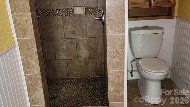 2020 Ada Williams Lane, Lenoir, NC 28645
