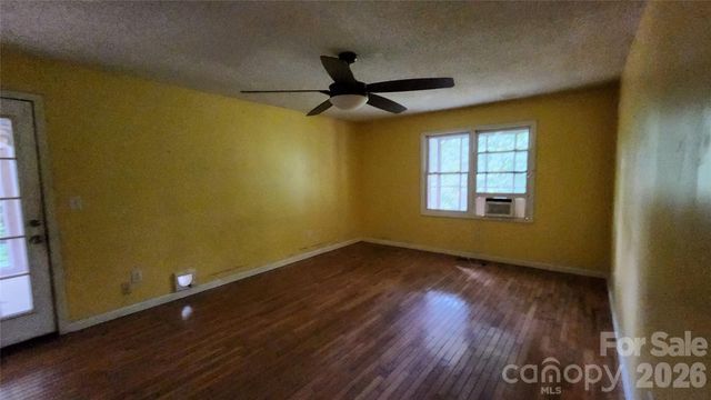 2020 Ada Williams Lane, Lenoir, NC 28645