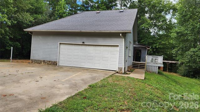 2020 Ada Williams Lane, Lenoir, NC 28645