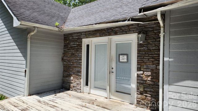 2020 Ada Williams Lane, Lenoir, NC 28645