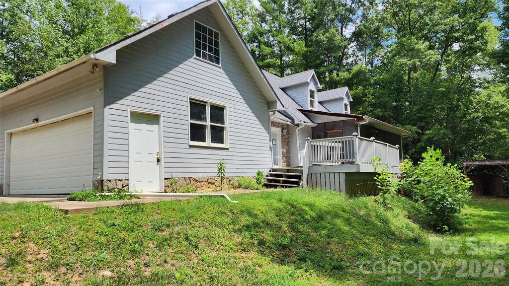 2020 Ada Williams Lane, Lenoir, NC 28645