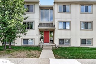1655 Riverside Drive 12, Rochester Hills, MI 48309