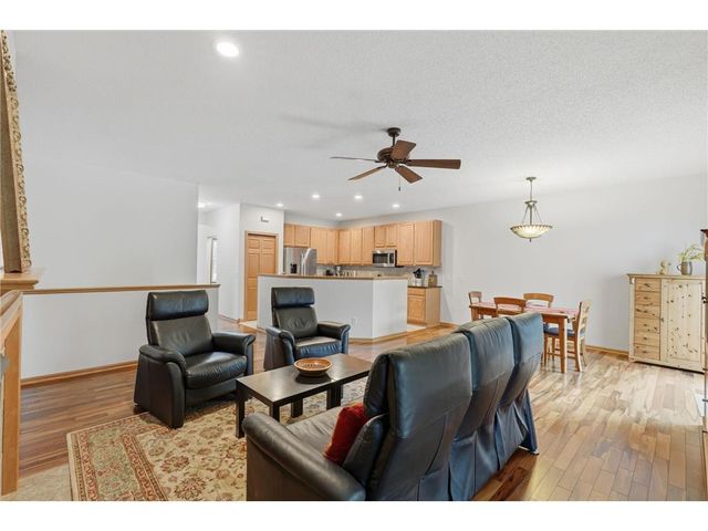 10812 Thone Circle, Woodbury, MN 55129