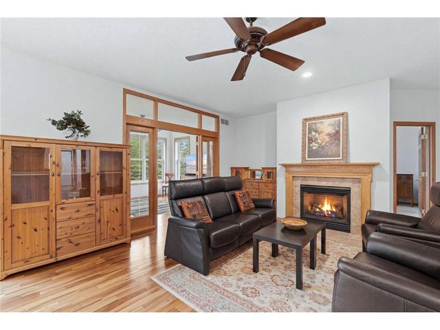 10812 Thone Circle, Woodbury, MN 55129