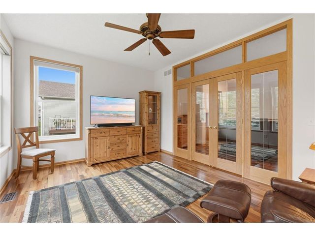 10812 Thone Circle, Woodbury, MN 55129