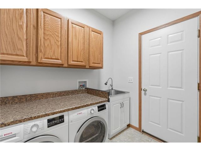 10812 Thone Circle, Woodbury, MN 55129