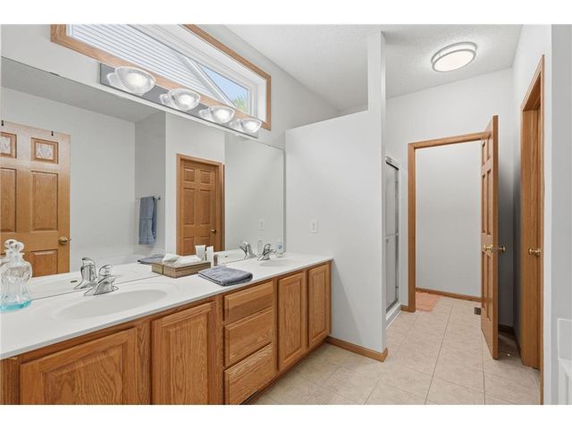 10812 Thone Circle, Woodbury, MN 55129