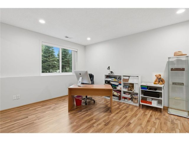 10812 Thone Circle, Woodbury, MN 55129
