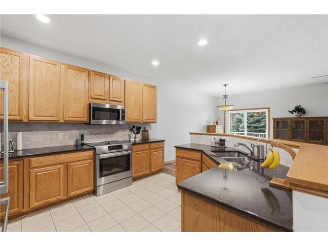 10812 Thone Circle, Woodbury, MN 55129