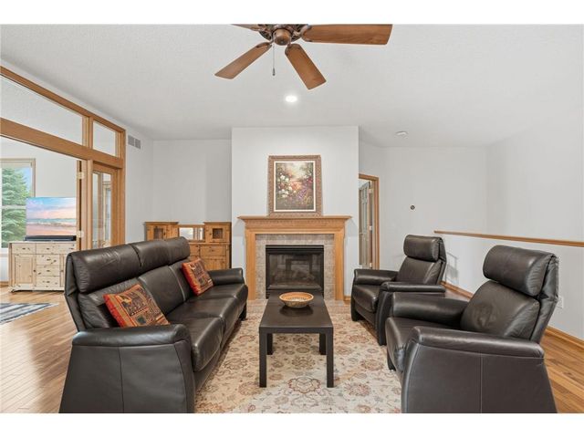 10812 Thone Circle, Woodbury, MN 55129