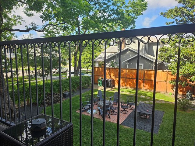 411 W 17th Street B, Houston, TX 77008