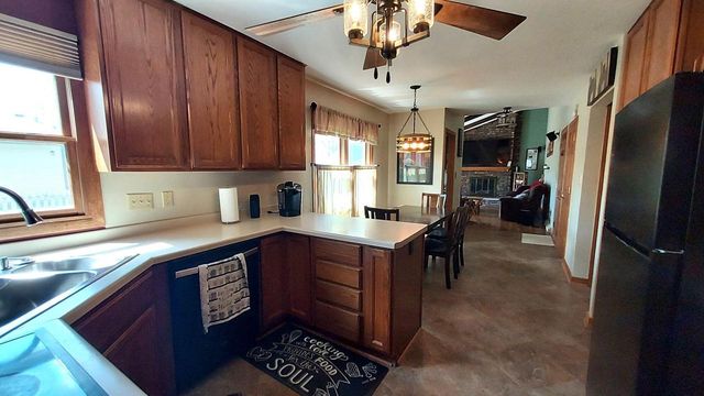 15415 W Fenway DRIVE, New Berlin, WI 53151