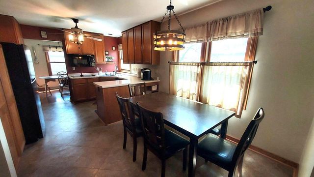 15415 W Fenway DRIVE, New Berlin, WI 53151