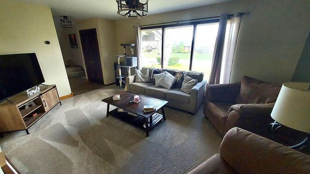 15415 W Fenway DRIVE, New Berlin, WI 53151