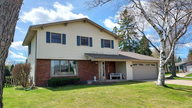 15415 W Fenway DRIVE, New Berlin, WI 53151