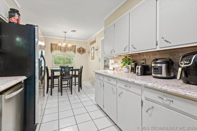 1801 S Santa Fe Avenue, Bartlesville, OK 74003