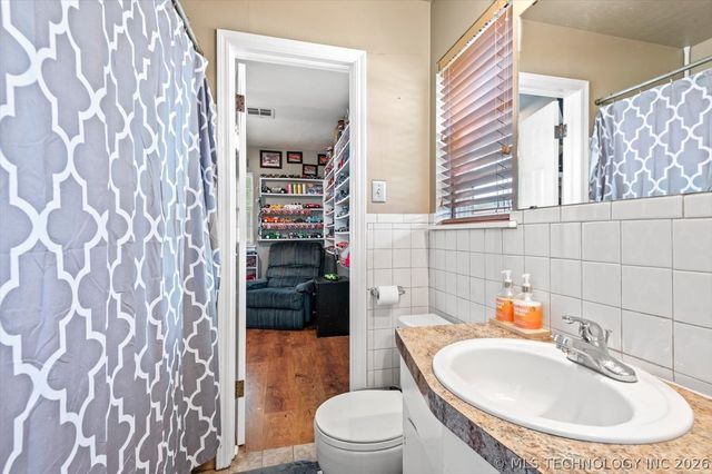 1801 S Santa Fe Avenue, Bartlesville, OK 74003