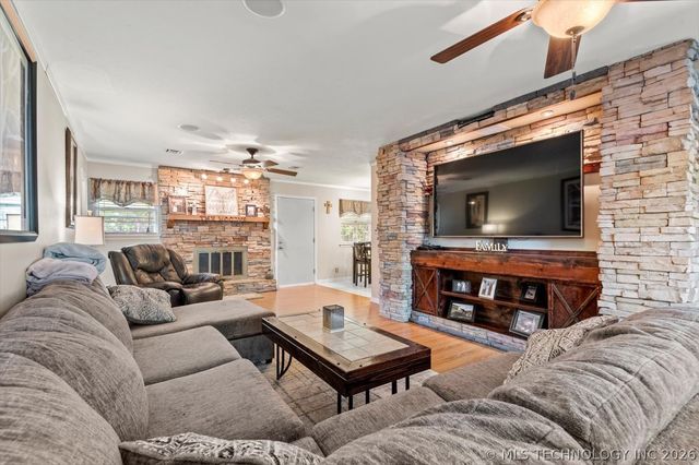 1801 S Santa Fe Avenue, Bartlesville, OK 74003