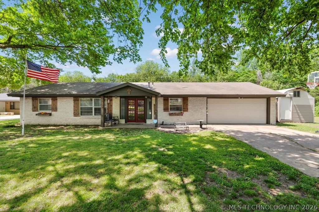 1801 S Santa Fe Avenue, Bartlesville, OK 74003