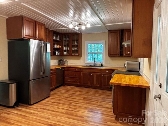 2879 Chandler Creek Road, Mars Hill, NC 28754