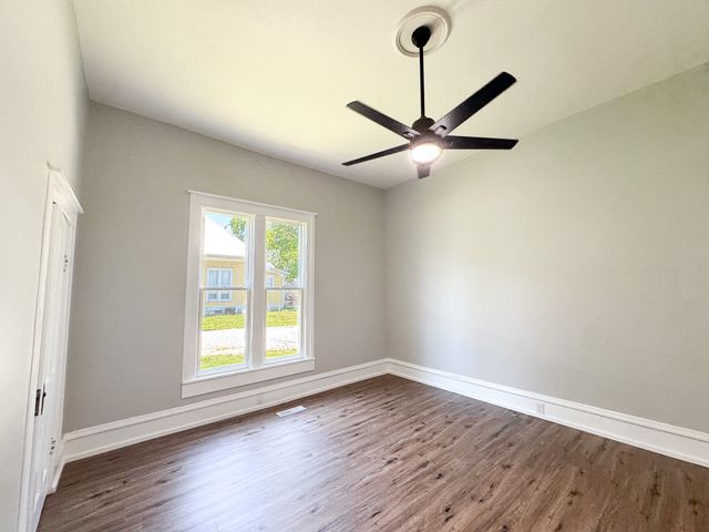 203 College St, Portland, TN 37148