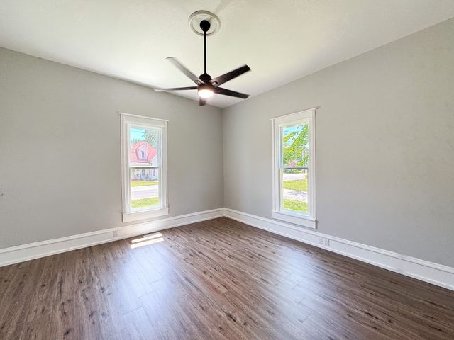 203 College St, Portland, TN 37148