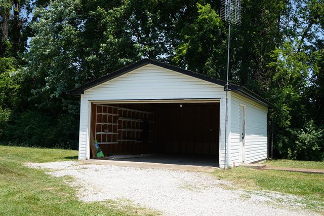 203 College St, Portland, TN 37148