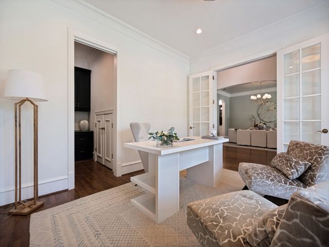 6704 Northwood Road, Dallas, TX 75225