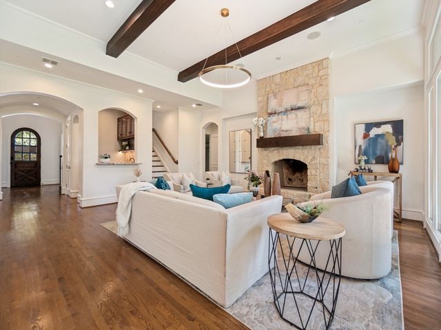 6704 Northwood Road, Dallas, TX 75225