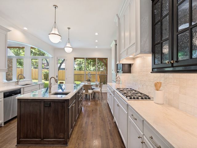 6704 Northwood Road, Dallas, TX 75225