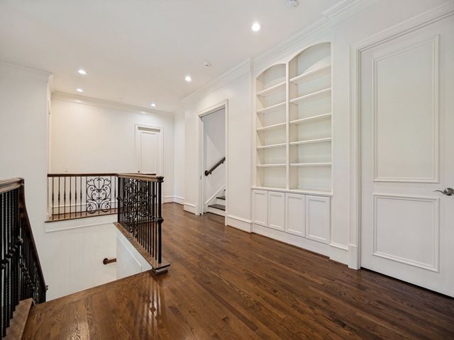 6704 Northwood Road, Dallas, TX 75225