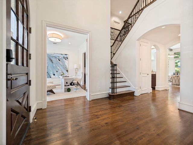 6704 Northwood Road, Dallas, TX 75225