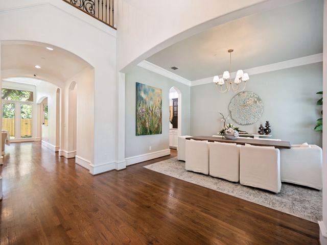 6704 Northwood Road, Dallas, TX 75225