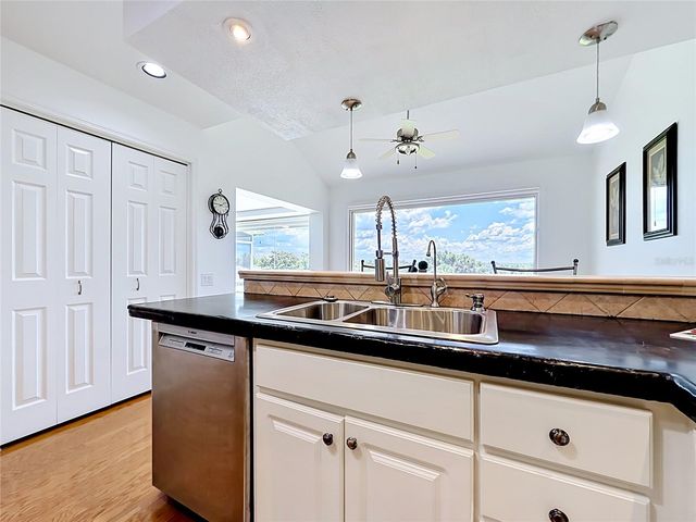 6042 TOPSAIL ROAD, Lady Lake, FL 32159