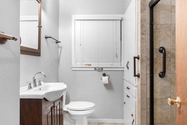 1808 W College Street, Sherman, TX 75092