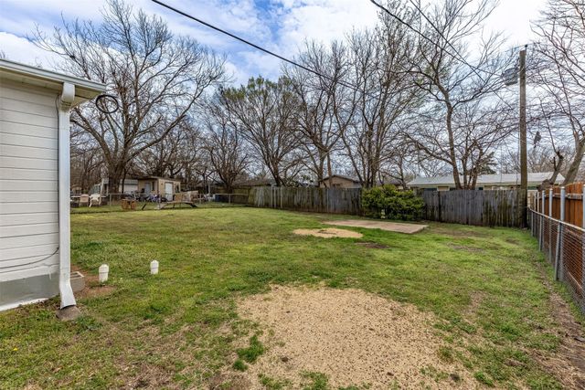 1808 W College Street, Sherman, TX 75092