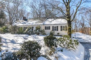 162 Hampshire Rd, Wellesley, MA 02481
