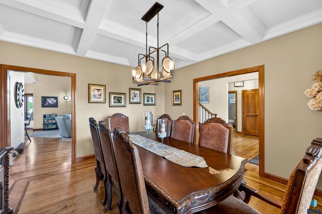 27257 Regal Ct Court, Sioux Falls, SD 57108