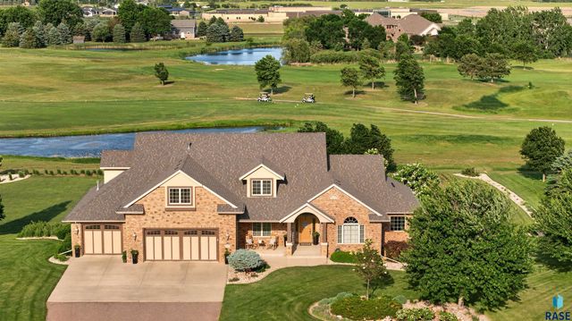 27257 Regal Ct Court, Sioux Falls, SD 57108