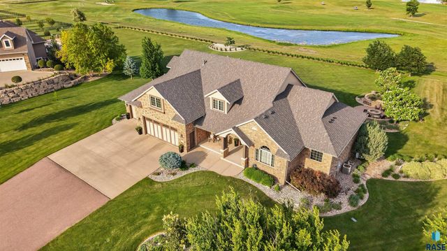 27257 Regal Ct Court, Sioux Falls, SD 57108