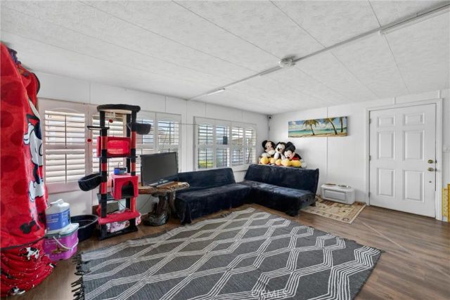 15621 Beach Blvd Spc 127, Westminster, CA 92683