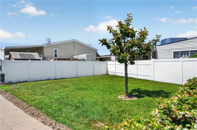 15621 Beach Blvd Spc 127, Westminster, CA 92683